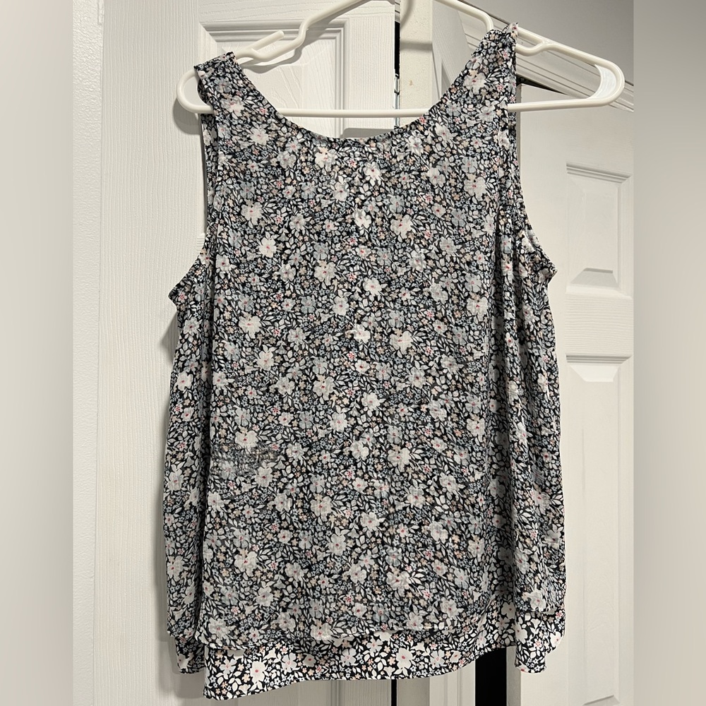 Flower Sleeveless Shirt